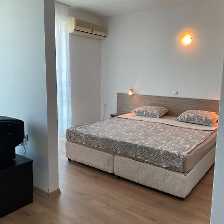 Апартамент В Сарафово Apartman Burgasz Kültér fotó